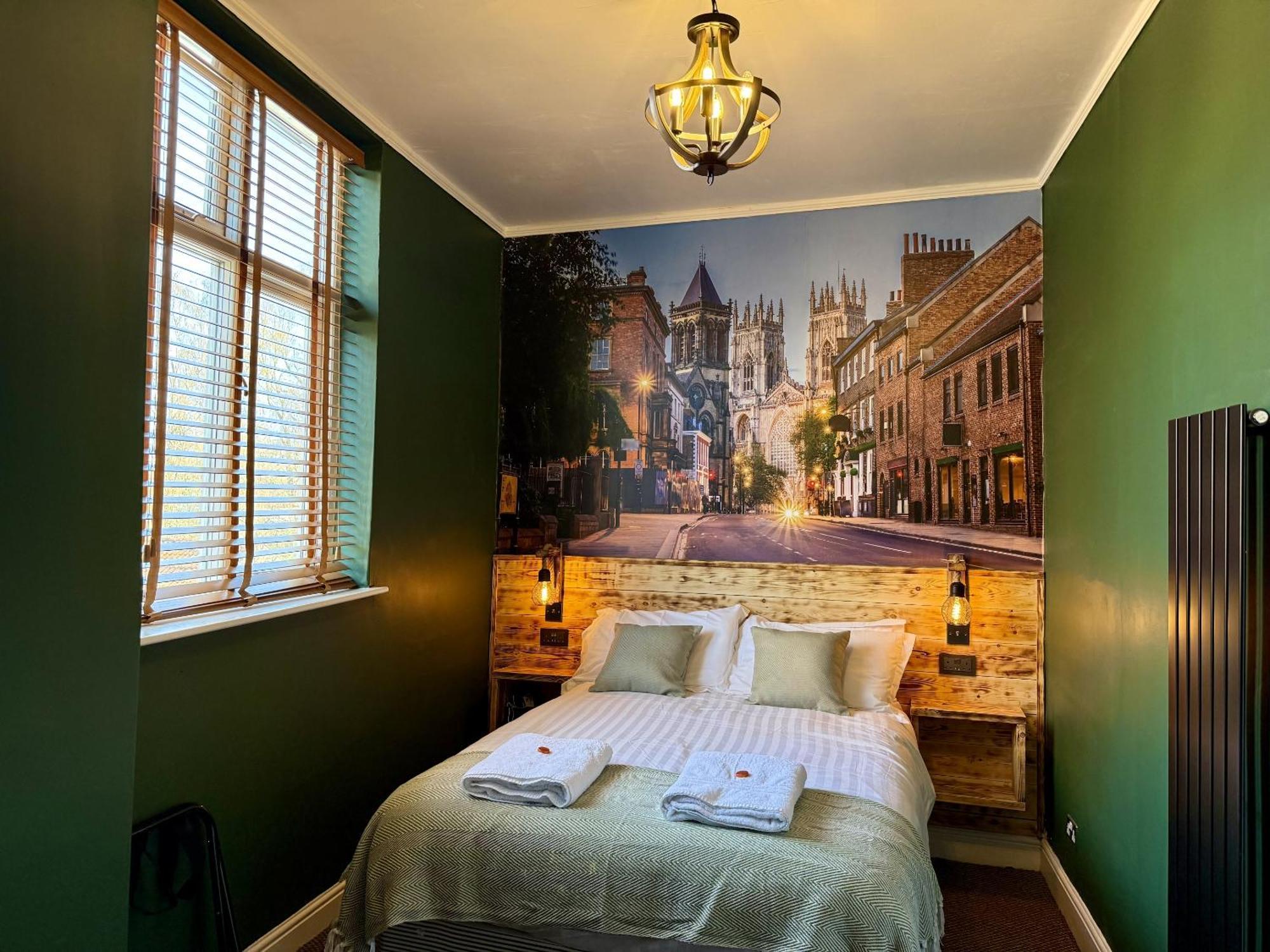 The Crescent York